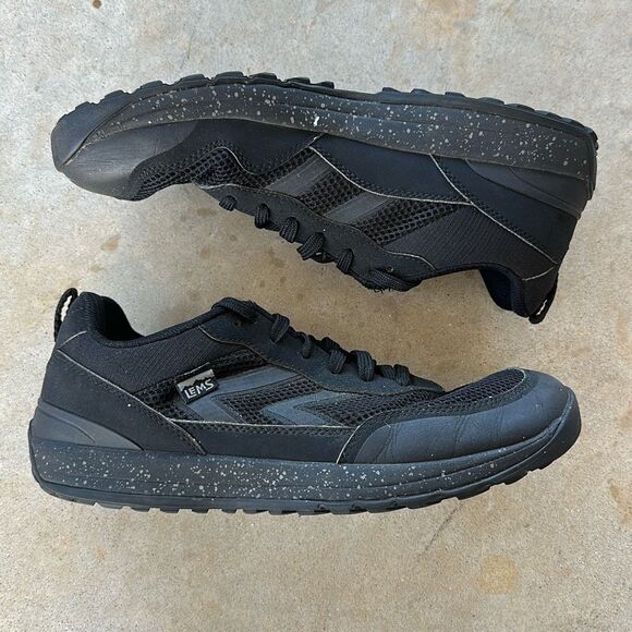 Men's Black Athletic Shoes - Picture 2 of 10